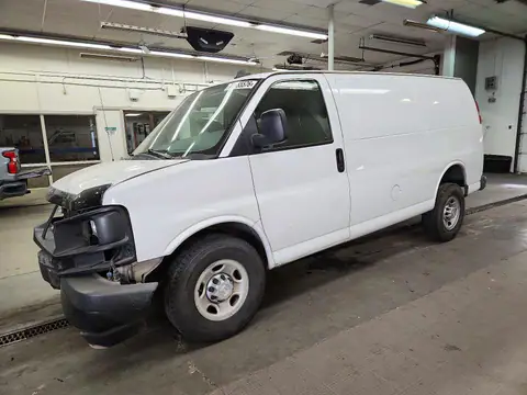1GCWGAFF4H1109123 — 2017 Chevrolet Express G2500, ПЕРЕДНЯЯ ЧАСТЬ (Front End), фото до ремонта