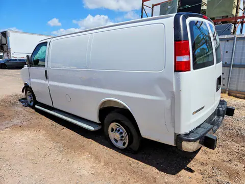 2025 Chevrolet Express G2500 VIN 1GCWGAFP8S1225540 фото 2