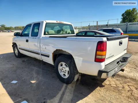 2002 Chevrolet Silverado C1500 VIN 2GCEC19V621322604 фото 2