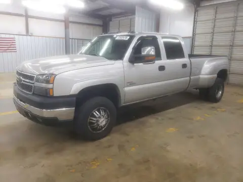 1GCJK33215F809640 Chevrolet Silverado 2005 — uszkodzenie Bok, zdjęcie przed naprawą