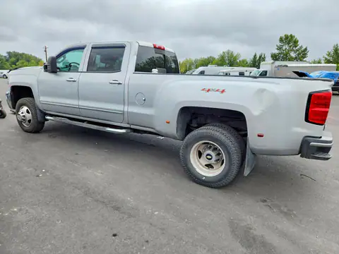 1GC4K0C82FF149609 — 2015 Chevrolet Silverado, zdjęcie 2 z Copart 19.10.2026, Tył