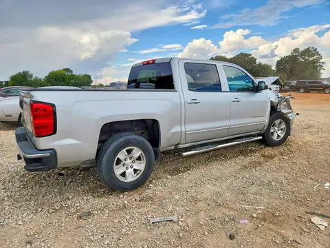 3GCPCREC2JG126998 — 2018 Chevrolet Silverado, photo 3 from Copart 14.10.2026, Front end