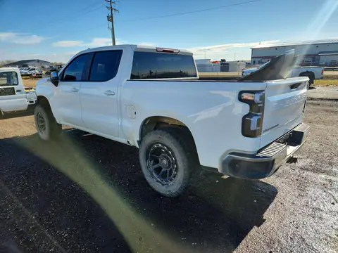 3GCUYDED9MG124055 — 2021 Chevrolet Silverado, photo 2 from Copart 22.10.2026, Front end