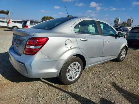 1G1JB5SH0H4135622 — 2017 Chevrolet Sonic, ფოტო 3, Copart 27.10.2026, წინა ნაწილი