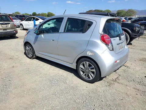 KL8CL6S01GC649523 — 2016 Chevrolet Spark EV, photo 2 from Copart 16.10.2026, Minor dents and scratches