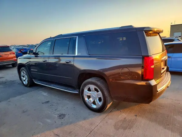 1GNSCJKC7GR248496 — 2016 Chevrolet Suburban, zdjęcie 2 z Copart 03.10.2026, Drobne wgniecenia i rysy
