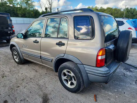 2002 CHEVROLET TRACKER 2D 4X2 VIN 2CNBJ734126907858 фото 2