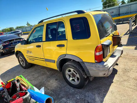 2003 CHEVROLET TRACKER VIN 2CNBJ734836920530 фото 2