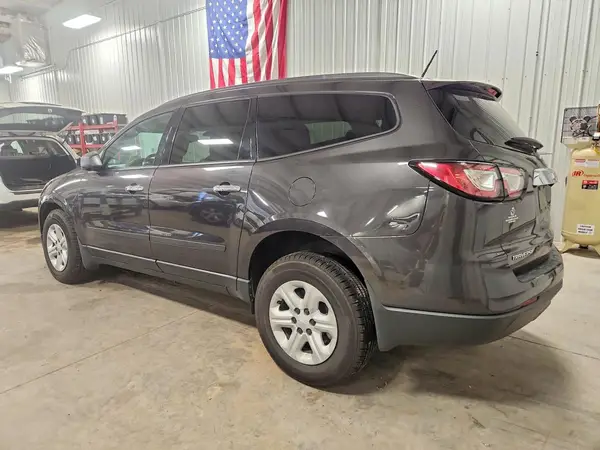 1GNKRFED8HJ276128 — 2017 Chevrolet Traverse, zdjęcie 2 z Copart, Przód