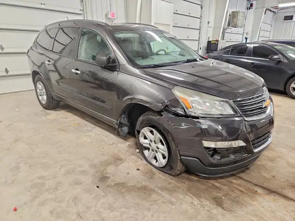 1GNKRFED8HJ276128 — 2017 Chevrolet Traverse, zdjęcie 4 z Copart, Przód