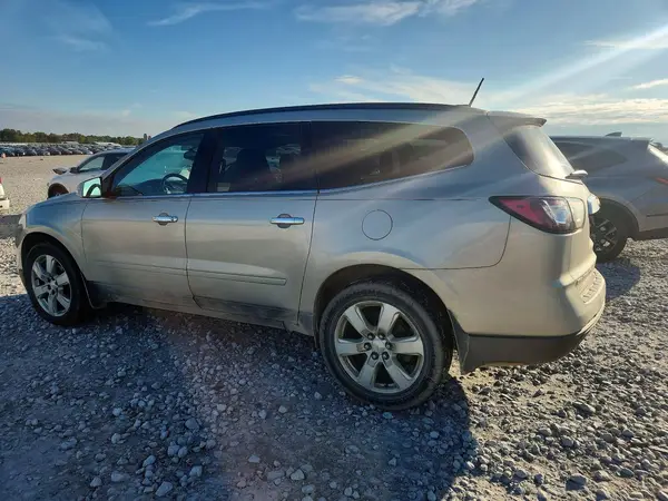1GNKVGKD8HJ232152 — 2017 Chevrolet Traverse, zdjęcie 2 z Copart, Przód