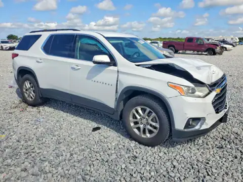 1GNEVGKW0LJ228460 — 2020 Chevrolet Traverse, zdjęcie 4 z Copart, Przód