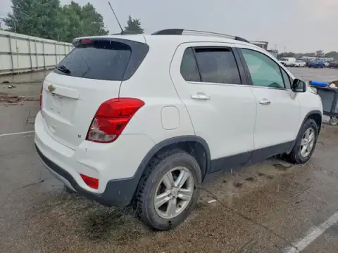 KL7CJPSB4HB207005 — 2017 Chevrolet TRAX, zdjęcie 3 z Copart 30.09.2026, Drobne wgniecenia i rysy