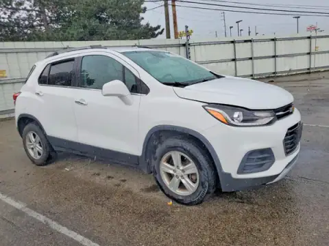 KL7CJPSB4HB207005 — 2017 Chevrolet TRAX, zdjęcie 4 z Copart 30.09.2026, Drobne wgniecenia i rysy