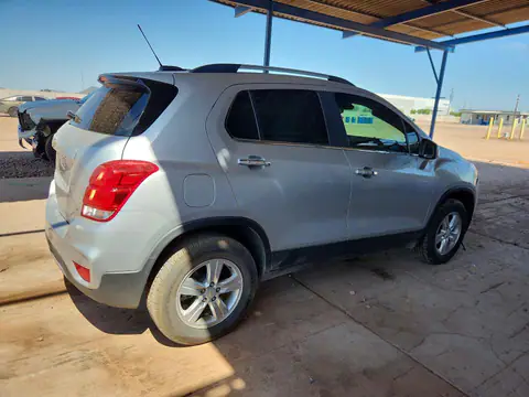 KL7CJPSB2JB607358 — 2018 Chevrolet TRAX, фото 3 с аукциона Copart 29.09.2026, Боковая часть