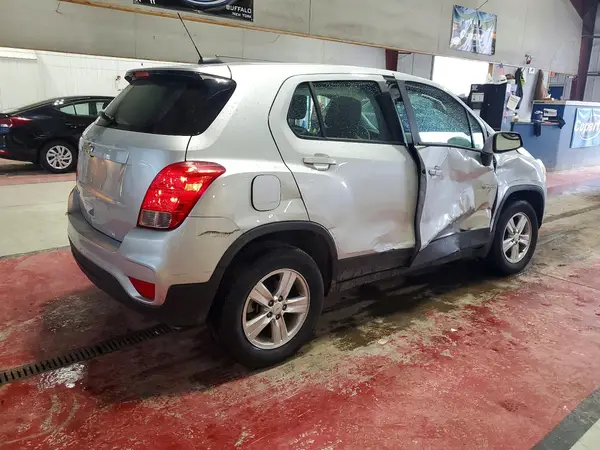 KL7CJNSB3JB722524 — 2018 Chevrolet TRAX, фото 3 с аукциона Copart, Боковая часть