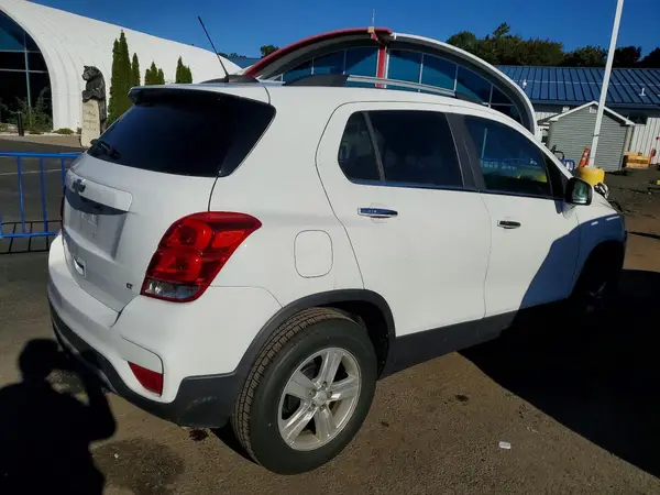 KL7CJLSB5JB681155 — 2018 Chevrolet TRAX, фото 3 с аукциона Copart 02.10.2026, Мелкие вмятины и царапины