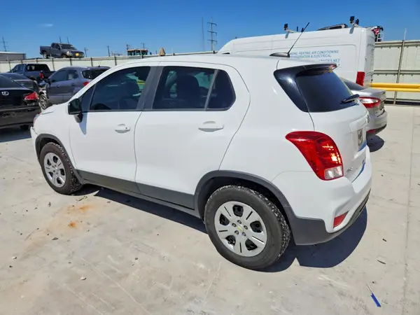 KL7CJKSB7JB628581 — 2018 Chevrolet TRAX, фото 2 с аукциона Copart 07.10.2026, Передняя часть