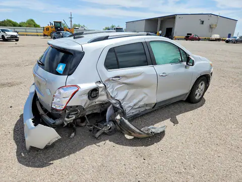 3GNCJLSB0KL310057 — 2019 Chevrolet TRAX, foto 3 de Copart 23.10.2026, Daños en los bajos