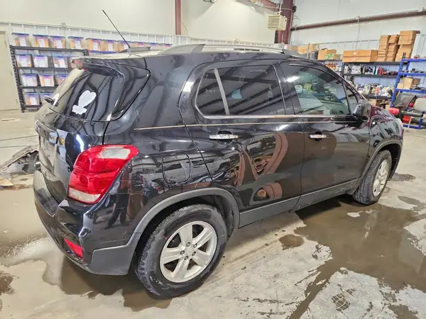 KL7CJLSBXKB829186 — 2019 Chevrolet TRAX, фото 3 с аукциона Copart 01.10.2026, Механические повреждения