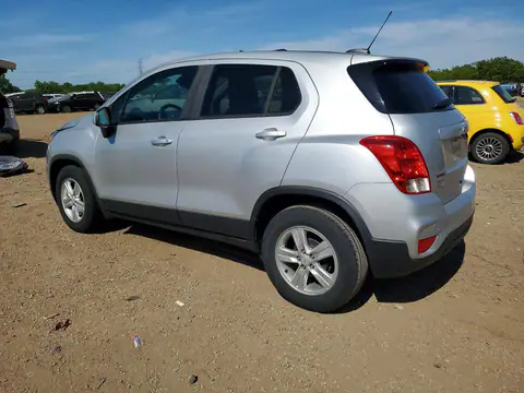KL7CJKSB5LB312602 — 2020 Chevrolet TRAX, foto 2 de Copart 28.10.2026, Parte delantera