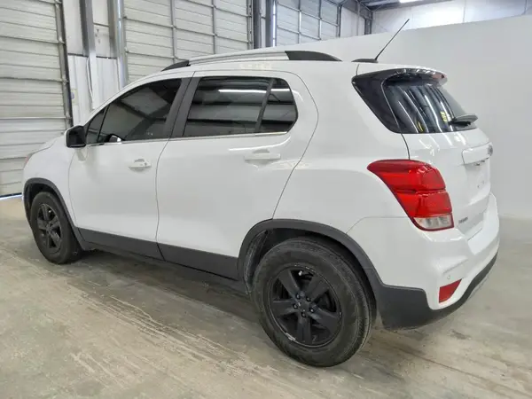 KL7CJLSB4LB320020 — 2020 Chevrolet TRAX, фото 2 с аукциона Copart 29.09.2026, Механические повреждения
