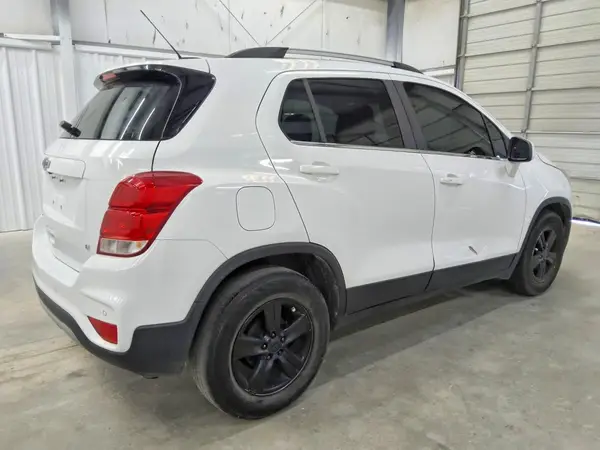 KL7CJLSB4LB320020 — 2020 Chevrolet TRAX, фото 3 с аукциона Copart 29.09.2026, Механические повреждения