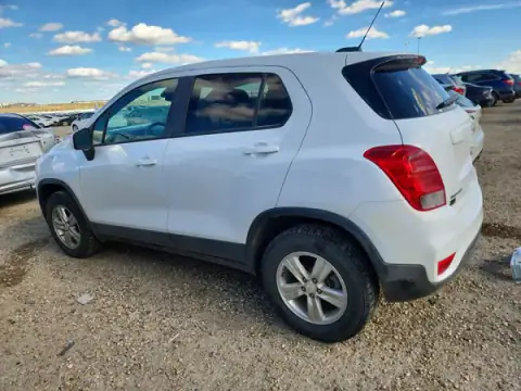 KL7CJNSBXMB301517 — 2021 Chevrolet TRAX, photo 2 from Copart 22.10.2026, Front end