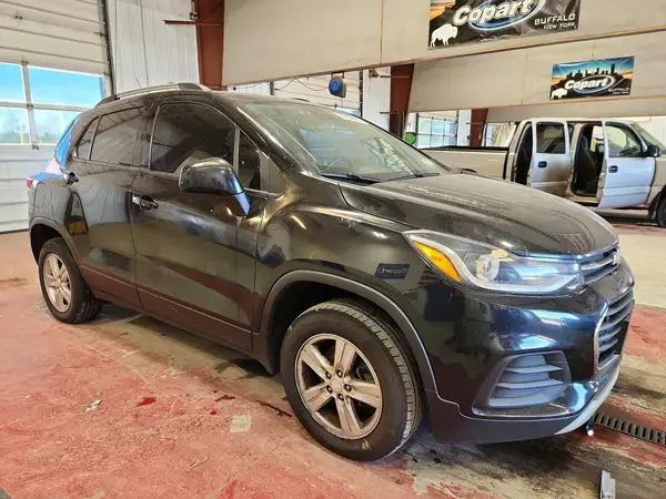 KL7CJPSM6MB370749 — 2021 Chevrolet TRAX, photo 4 from Copart 06.10.2026, Minor dents and scratches