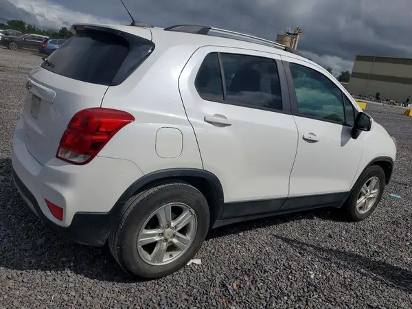 KL7CJLSB2MB306487 — 2021 Chevrolet TRAX, фото 3 с аукциона Copart, Передняя часть