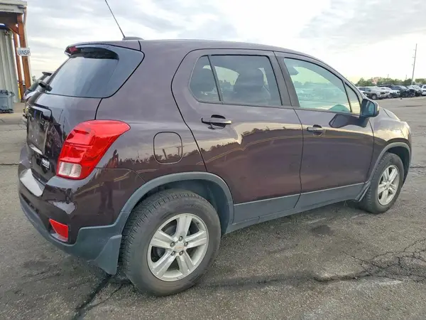 KL7CJKSBXMB324844 — 2021 Chevrolet TRAX, фото 3 с аукциона Copart 04.10.2026, Передняя часть