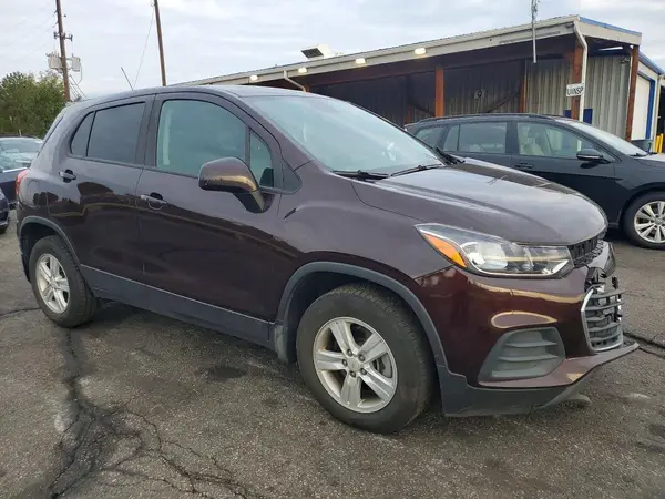 KL7CJKSBXMB324844 — 2021 Chevrolet TRAX, фото 4 с аукциона Copart 04.10.2026, Передняя часть