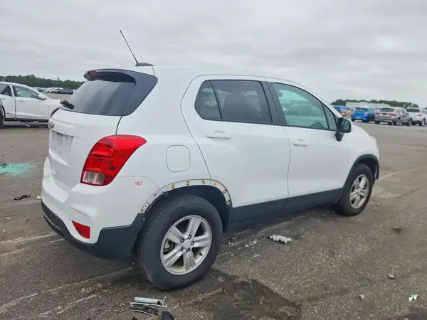 KL7CJNSM8MB369672 — 2021 Chevrolet TRAX, photo 3 from Copart 05.10.2026, Rear end
