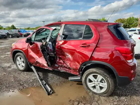 KL7CJPSM1NB531204 — 2022 Chevrolet TRAX, photo 2 from Copart 05.10.2026, Side