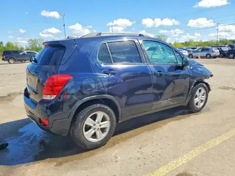 KL7CJLSM5NB513670 — 2022 Chevrolet TRAX, photo 3 from Copart, Front end