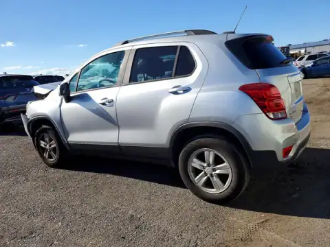 KL7CJPSM7NB515640 — 2022 Chevrolet TRAX, foto 2 de Copart, Parte delantera