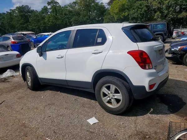 KL7CJKSM2NB507772 — 2022 Chevrolet TRAX, photo 2 from Copart, Front end