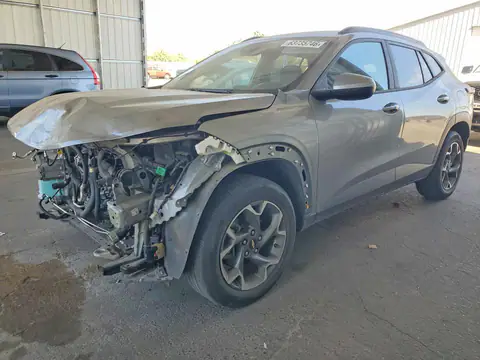 KL77LHE28RC228366 — 2024 Chevrolet TRAX, Передня частина (Front End), фото до ремонту