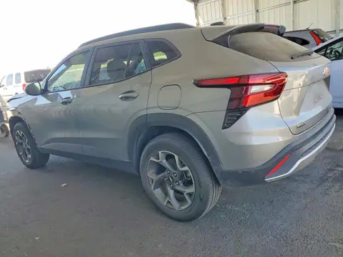 KL77LHE28RC228366 — 2024 Chevrolet TRAX, photo 2 from Copart 19.10.2026, Front end