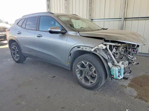 KL77LHE28RC228366 — 2024 Chevrolet TRAX, photo 4 from Copart 19.10.2026, Front end