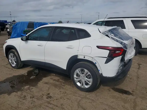 KL77LFE2XRC021028 — 2024 Chevrolet TRAX, photo 2 from Copart, Rear end