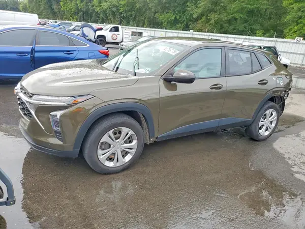 KL77LFE2XRC045362 Chevrolet TRAX 2024 — uszkodzenie Tył, zdjęcie przed naprawą