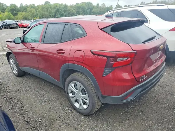 KL77LFE23RC188573 — 2024 Chevrolet TRAX, фото 2 с аукциона Copart 15.10.2026, Передняя часть