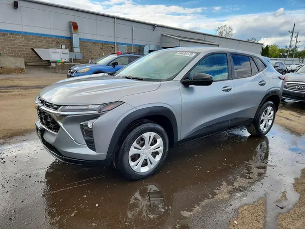 KL77LFE2XRC048293 Chevrolet TRAX 2024 — uszkodzenie Tył, zdjęcie przed naprawą