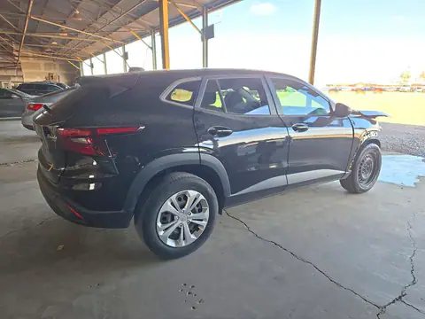 KL77LFE29RC027239 — 2024 Chevrolet TRAX, photo 3 from Copart 26.10.2026, Front end