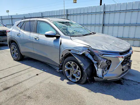 KL77LHEP5SC239603 — 2025 Chevrolet TRAX, photo 4 from Copart 19.10.2026, Rollover