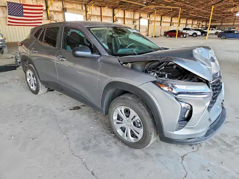 KL77LFEP4SC213658 — 2025 Chevrolet TRAX, фото 4 с аукциона Copart 28.09.2026, Передняя часть