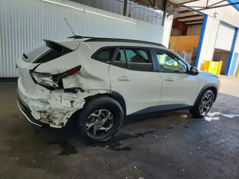 KL77LHEP9SC232170 — 2025 Chevrolet TRAX, ფოტო 3, Copart 23.09.2026, უკანა ნაწილი