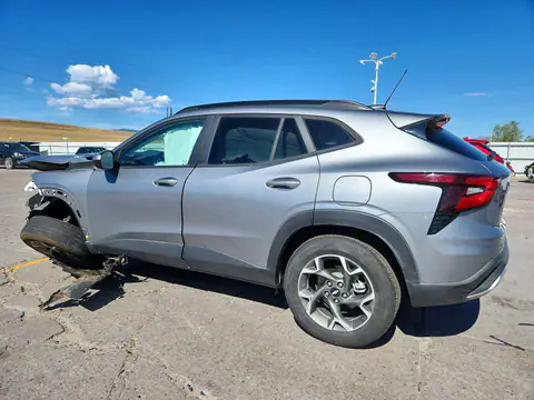 2025 CHEVROLET TRAX VIN KL77LHEP2SC290007 фото 2