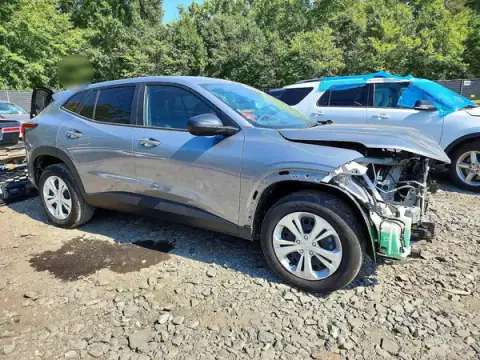 KL77LFEP2SC277116 — 2025 Chevrolet TRAX, zdjęcie 4 z Copart, Przód